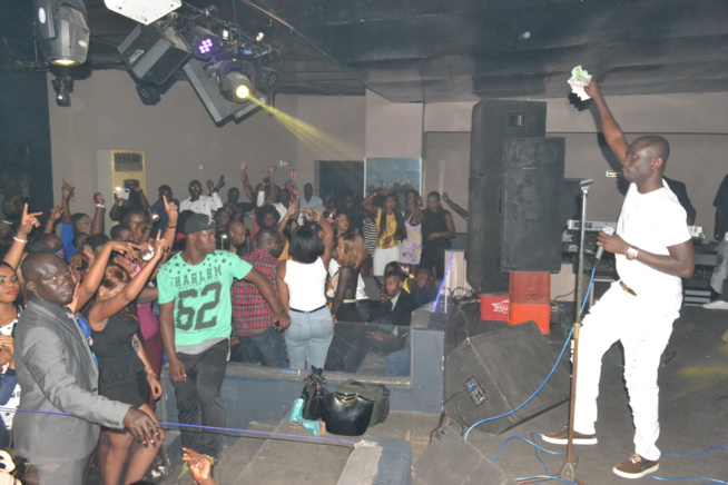 Blowy ex Klimanjaro; Pape Diouf met le feu et chauffe son publique. Regardez