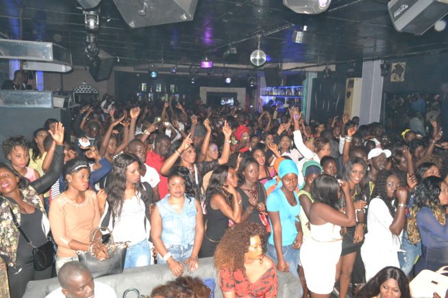 Blowy ex Klimanjaro; Pape Diouf met le feu et chauffe son publique. Regardez Blowy ex Klimanjaro; Pape Diouf met le feu et chauffe son publique. Regardez