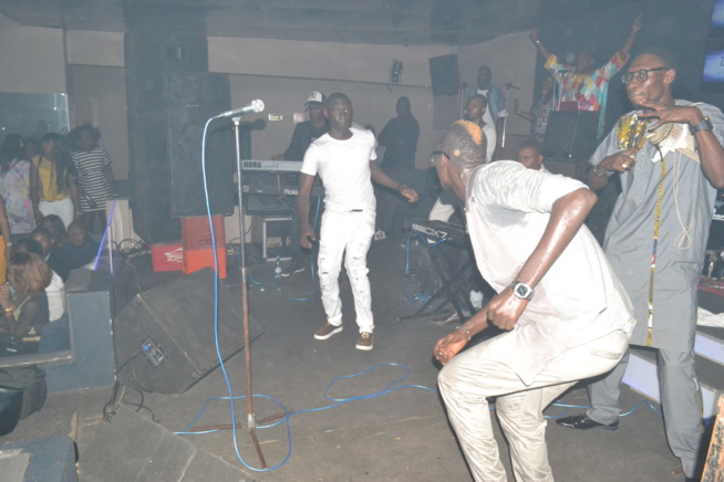 Blowy ex Klimanjaro; Pape Diouf met le feu et chauffe son publique. Regardez