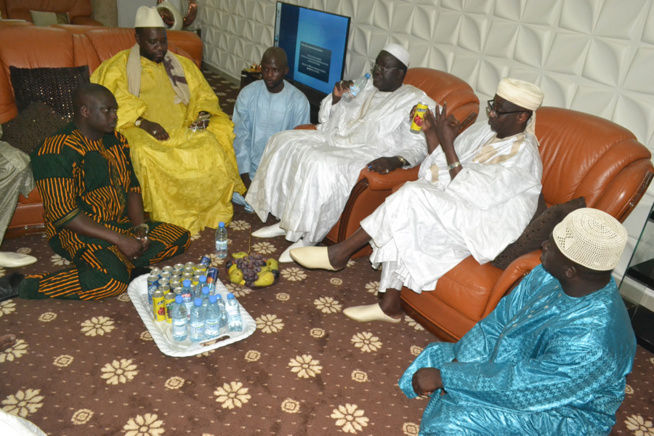 Maoloud 2015: Aziz Alé Ndiaye reçoit déja ses hotes à Tivaoune. Regardez