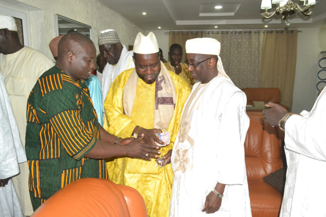 Maoloud 2015: Aziz Alé Ndiaye reçoit déja ses hotes à Tivaoune. Regardez