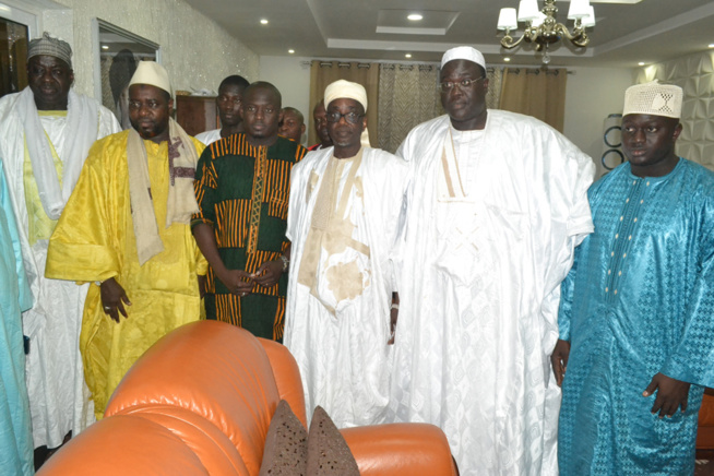 Maoloud 2015: Aziz Alé Ndiaye reçoit déja ses hotes à Tivaoune. Regardez