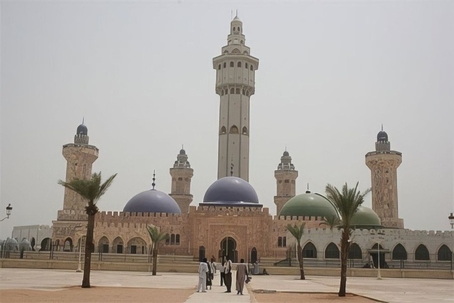 Yeessal Grande mosquée de Touba: Serigne Cheikh Saliou met 1 milliard 102 millions FCfa sur la table Yeessal Grande mosquée de Touba: Serigne Cheikh Saliou met 1 milliard 102 millions FCfa sur la table