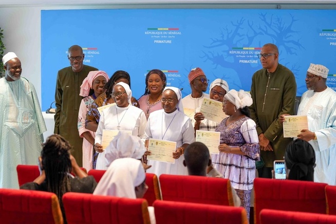 La Primature a octroyé une subvention de 241 millions FCfa à 22 orphelinats, pouponnières et centres d’accueil, ce mercredi La Primature a octroyé une subvention de 241 millions FCfa à 22 orphelinats, pouponnières et centres d’accueil, ce mercredi