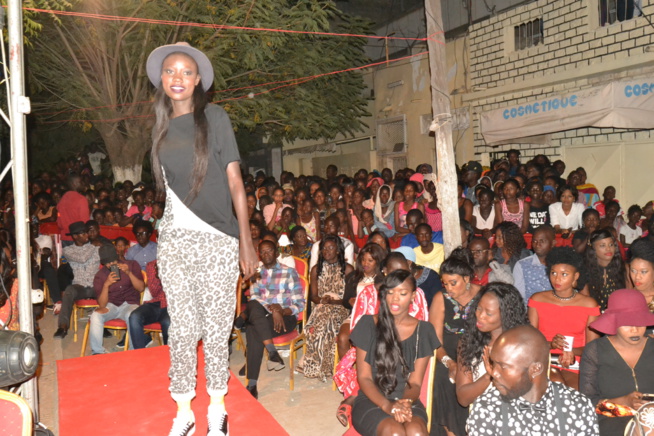 GALLE NDIOGOU présente sa derniere collection: Rendez -vous au HLM en face Cour privé Madieye Sall .