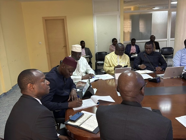 Pacte de stabilité sociale : vers la signature d’un pacte social entre le gouvernement et la coalition des centrales syndicales Pacte de stabilité sociale : vers la signature d’un pacte social entre le gouvernement et la coalition des centrales syndicales