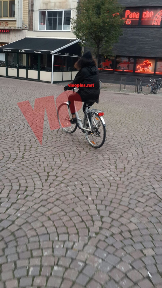 Photos: La danseuse de Viviane, Kiné l'épouse du danseur de Waly Hamady Badiane en mode bicyclette en Belgique.