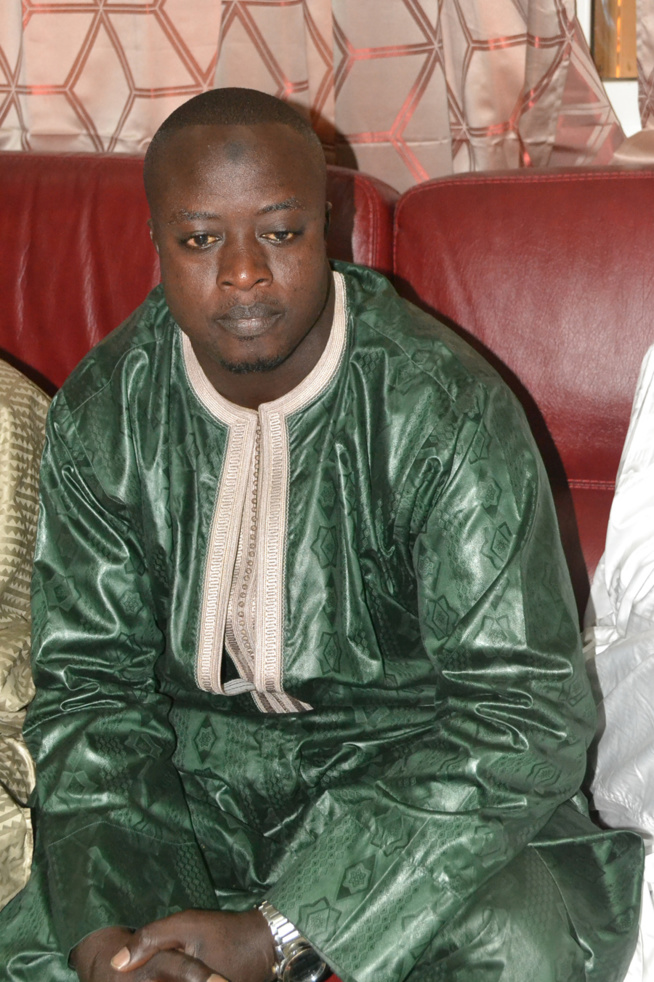 Maoloud 2015: L'homme d'affaires Aziz Ndiaye reçoit Serigne Sam Bousso chez lui à Tivaoune.