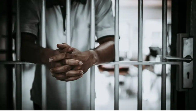 Insolite au tribunal de Dakar : Venu assister au procès d’une de ses proches, un homme atterrit en prison pour outrage… Insolite au tribunal de Dakar : Venu assister au procès d’une de ses proches, un homme atterrit en prison pour outrage…