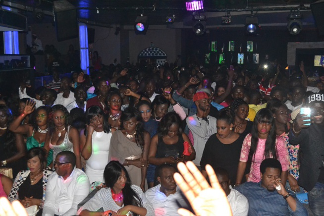 Pape Diouf ce 25 décembre au Bloowy, comme un air de fête, Regadez Pape Diouf ce 25 décembre au Bloowy, comme un air de fête, Regadez