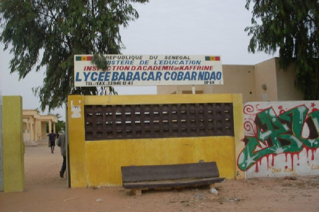 Grève au lycée Babacar Cobar Ndao de Kaffrine : L’expulsion d’un groupe d’élèves, à l’origine des tensions Grève au lycée Babacar Cobar Ndao de Kaffrine : L’expulsion d’un groupe d’élèves, à l’origine des tensions