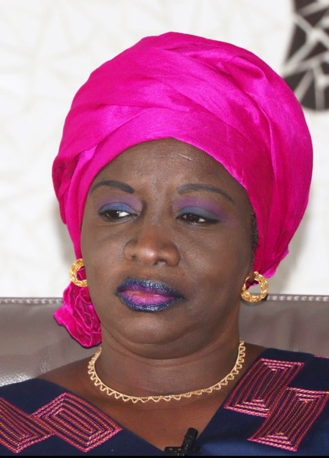 Pas de Air Yolékou pour carnassier de nos finances publiques (Par Mimi Touré) Pas de Air Yolékou pour carnassier de nos finances publiques (Par Mimi Touré)