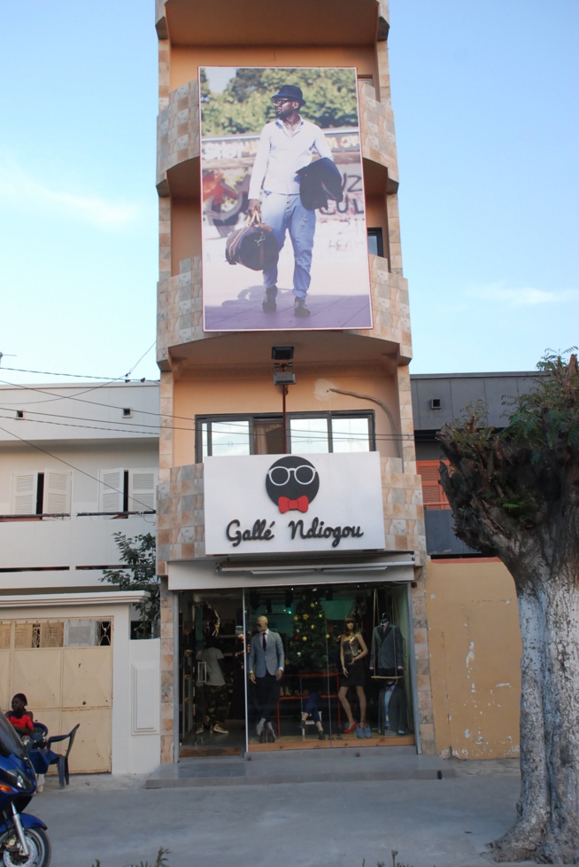 Fin d'année 2015; Choississez la classe le chic l'élégance et la qualité chez Gallé N'Diogou sise aux HLM en face l'ecole privée Madieye Sall.