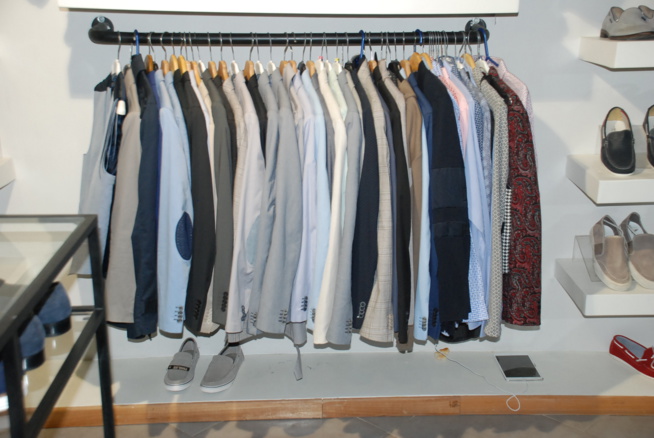 Fin d'année 2015; Choississez la classe le chic l'élégance et la qualité chez Gallé N'Diogou sise aux HLM en face l'ecole privée Madieye Sall. Fin d'année 2015; Choississez la classe le chic l'élégance et la qualité chez Gallé N'Diogou sise aux HLM en face l'ecole privée Madieye Sall.