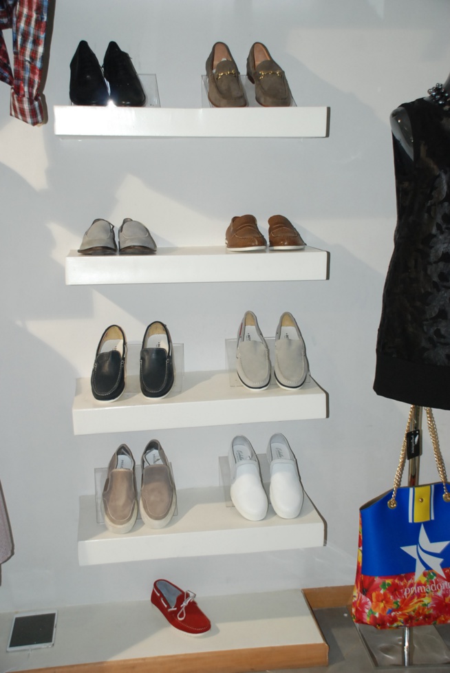 Fin d'année 2015; Choississez la classe le chic l'élégance et la qualité chez Gallé N'Diogou sise aux HLM en face l'ecole privée Madieye Sall. Fin d'année 2015; Choississez la classe le chic l'élégance et la qualité chez Gallé N'Diogou sise aux HLM en face l'ecole privée Madieye Sall.