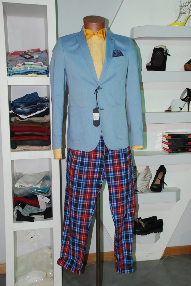 Fin d'année 2015; Choississez la classe le chic l'élégance et la qualité chez Gallé N'Diogou sise aux HLM en face l'ecole privée Madieye Sall. Fin d'année 2015; Choississez la classe le chic l'élégance et la qualité chez Gallé N'Diogou sise aux HLM en face l'ecole privée Madieye Sall.