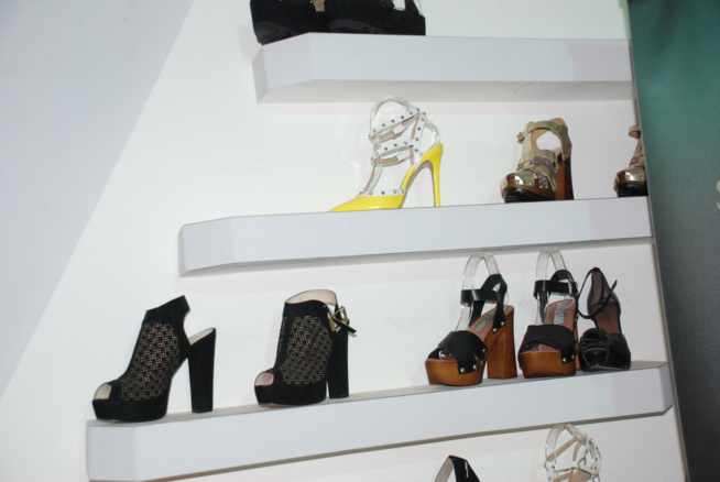 Fin d'année 2015; Choississez la classe le chic l'élégance et la qualité chez Gallé N'Diogou sise aux HLM en face l'ecole privée Madieye Sall. Fin d'année 2015; Choississez la classe le chic l'élégance et la qualité chez Gallé N'Diogou sise aux HLM en face l'ecole privée Madieye Sall.