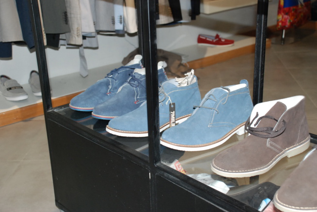 Fin d'année 2015; Choississez la classe le chic l'élégance et la qualité chez Gallé N'Diogou sise aux HLM en face l'ecole privée Madieye Sall. Fin d'année 2015; Choississez la classe le chic l'élégance et la qualité chez Gallé N'Diogou sise aux HLM en face l'ecole privée Madieye Sall.