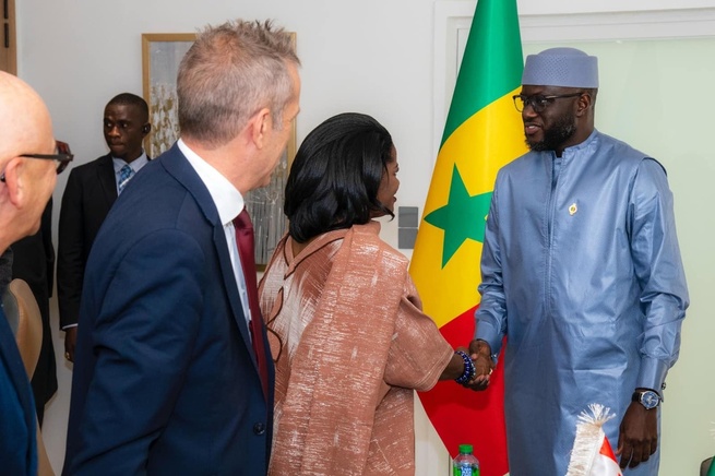 Le président de l’Assemblée nationale a reçu une délégation de l’Association parlementaire Canada-Afrique Le président de l’Assemblée nationale a reçu une délégation de l’Association parlementaire Canada-Afrique