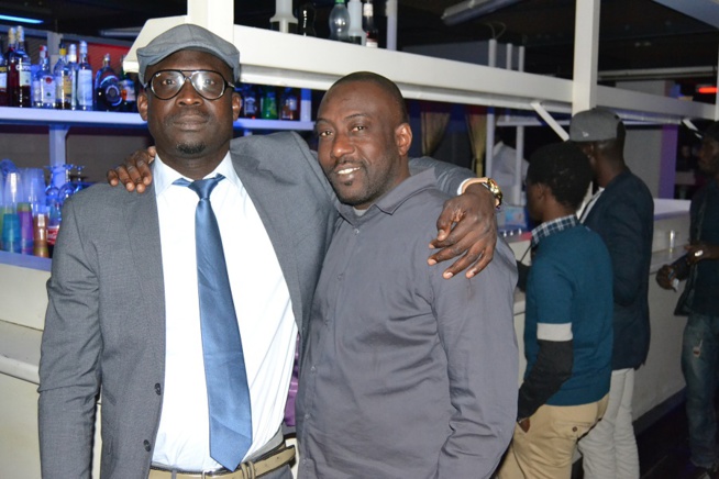 Pape Diouf et la génération consciente explosent le VIP DIPLO CLUB de Brescia en Italie la veille des fêtes de fin d'année. Regardez Pape Diouf et la génération consciente explosent le VIP DIPLO CLUB de Brescia en Italie la veille des fêtes de fin d'année. Regardez