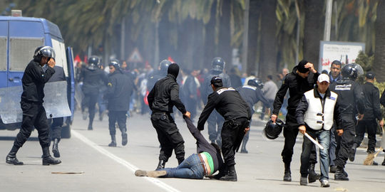 Les Noirs malmenés en Tunisie, après la défaite des Tunisiens face à la Guinée Equatoriale Les Noirs malmenés en Tunisie, après la défaite des Tunisiens face à la Guinée Equatoriale