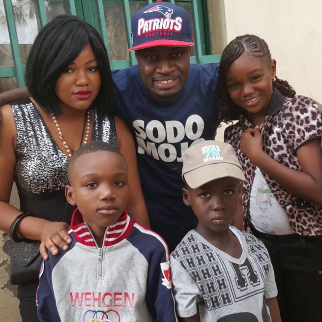 Fata avec l’ex Femme à Pacotille et ses 2 enfants Fata avec l’ex Femme à Pacotille et ses 2 enfants