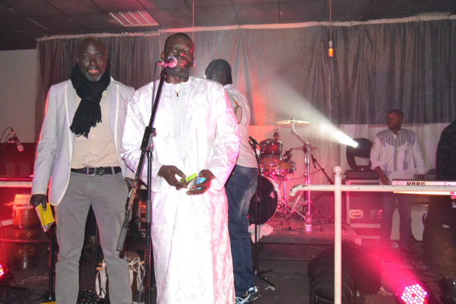 Première partie: Assane Ndiaye "nguéweul gui" et Zoula assurent le show à Brescia. REGARDEZ. Première partie: Assane Ndiaye "nguéweul gui" et Zoula assurent le show à Brescia. REGARDEZ.