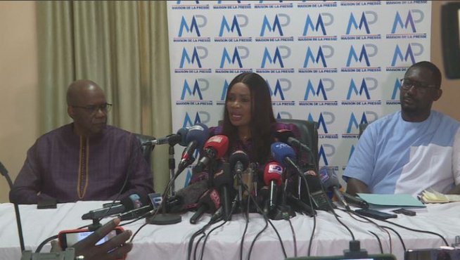 Coupure du signal de quatorze chaînes de télévision locales : Le CDEPS dénonce une stratégie visant à mettre au pas le secteur Coupure du signal de quatorze chaînes de télévision locales : Le CDEPS dénonce une stratégie visant à mettre au pas le secteur