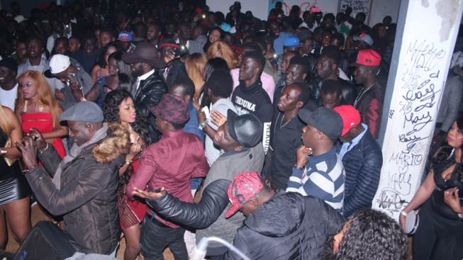 Aprés Brescia, Pape Diouf et la génération consciente ont cassé la baraque à Torino ce 31 décembre. Rendez-vous à Bruxelles le 01 et Paris au Dock Eiffel le 02 Janvier 2016 Aprés Brescia, Pape Diouf et la génération consciente ont cassé la baraque à Torino ce 31 décembre. Rendez-vous à Bruxelles le 01 et Paris au Dock Eiffel le 02 Janvier 2016