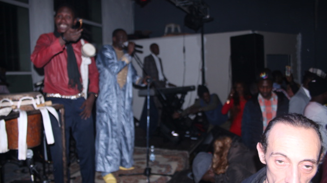 Assane Ndiaye et le "ngeweul gui" en live à Torino. Regardez Assane Ndiaye et le "ngeweul gui" en live à Torino. Regardez