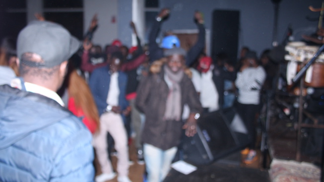 Assane Ndiaye et le "ngeweul gui" en live à Torino. Regardez Assane Ndiaye et le "ngeweul gui" en live à Torino. Regardez