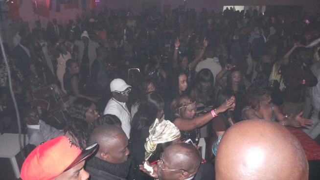 1er Jour de l'an 2016, Pape Diouf et la génération consciente marquent leur première soirée à Bruxelles. Regardez 1er Jour de l'an 2016, Pape Diouf et la génération consciente marquent leur première soirée à Bruxelles. Regardez