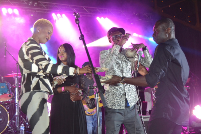 02 Janvier 2016: Pape Diouf enflamme le Dock Eiffel et confirme son statut de roi des soirées et spectacles à Paris. 02 Janvier 2016: Pape Diouf enflamme le Dock Eiffel et confirme son statut de roi des soirées et spectacles à Paris.