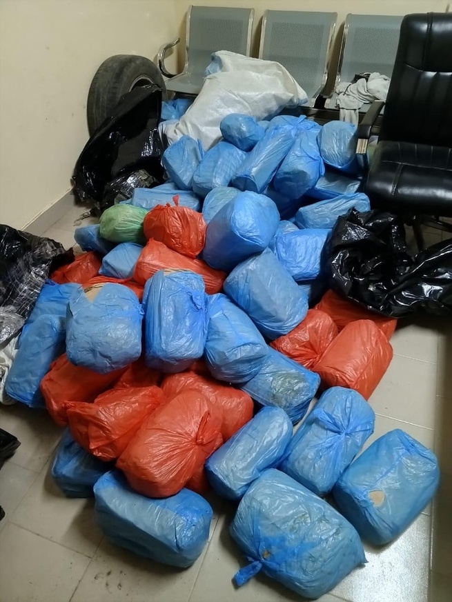 Lutte contre le trafic de stupéfiants : Deux trafiquants arrêtés à Mballing, avec 100 kg de drogue Lutte contre le trafic de stupéfiants : Deux trafiquants arrêtés à Mballing, avec 100 kg de drogue