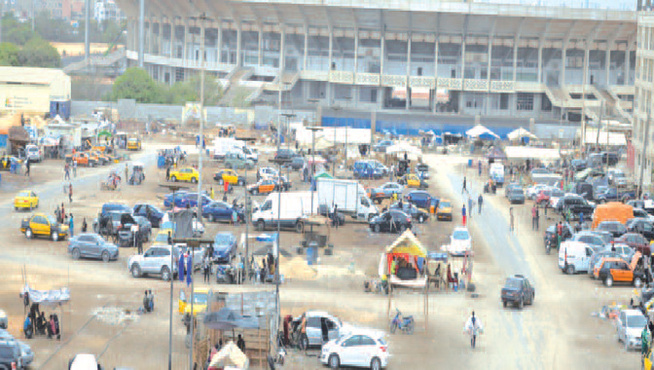 Stade Léopold Sédar Senghor Un déguerpissement-surprise en vue : Les occupants du parking ont reçu leur sommation Stade Léopold Sédar Senghor Un déguerpissement-surprise en vue : Les occupants du parking ont reçu leur sommation