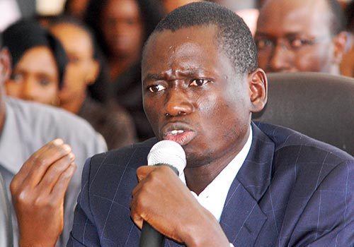 Pour détention d’arme, violation de domicile et autres délits : Moussa M’boup porte plainte contre son frère Serigne M’boup Pour détention d’arme, violation de domicile et autres délits : Moussa M’boup porte plainte contre son frère Serigne M’boup