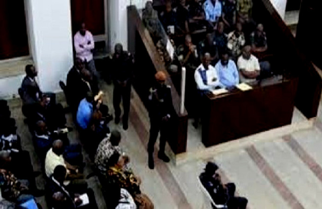 Vendeur de fournitures scolaires le jour : A. Baba écoulait discrètement des armes aussi Vendeur de fournitures scolaires le jour : A. Baba écoulait discrètement des armes aussi