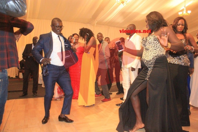 Photos: Séllé le photographe de dakaractu s'éclate au King Fhad Place à la soirée de la CRJS. Photos: Séllé le photographe de dakaractu s'éclate au King Fhad Place à la soirée de la CRJS.