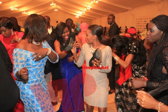 La nouvelle danse de la journaliste du quotidien Populaire Dior Niasse. No comment! La nouvelle danse de la journaliste du quotidien Populaire Dior Niasse. No comment!