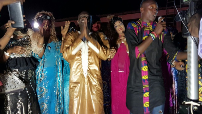 Exclusivité: Les premières images du tournage de la vidéo "Maalaw" de Pape Diouf feat Baye Babou le Gambien Exclusivité: Les premières images du tournage de la vidéo "Maalaw" de Pape Diouf feat Baye Babou le Gambien