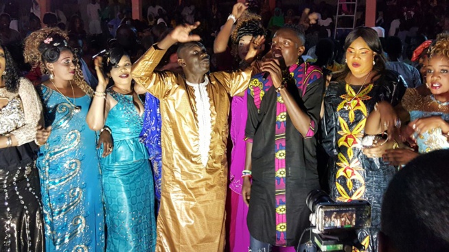 Exclusivité: Les premières images du tournage de la vidéo "Maalaw" de Pape Diouf feat Baye Babou le Gambien Exclusivité: Les premières images du tournage de la vidéo "Maalaw" de Pape Diouf feat Baye Babou le Gambien