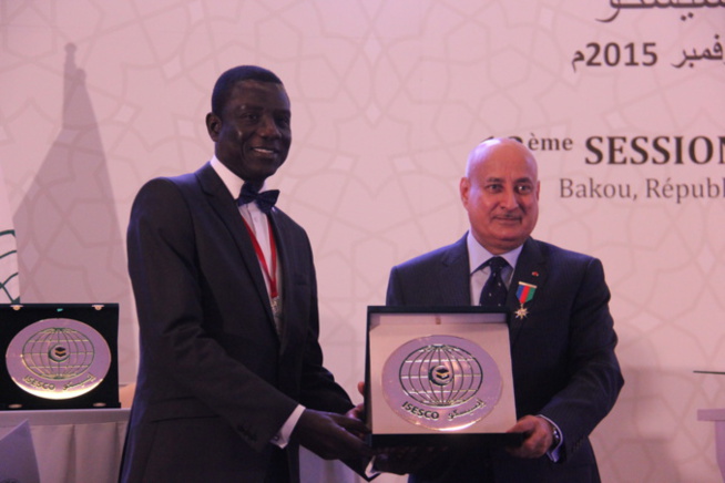 Distinction: l’ISESCO décerne le WISSAM d’or de 1ère Classe à l’Ambassadeur Cheikhou Oumar Seck Distinction: l’ISESCO décerne le WISSAM d’or de 1ère Classe à l’Ambassadeur Cheikhou Oumar Seck