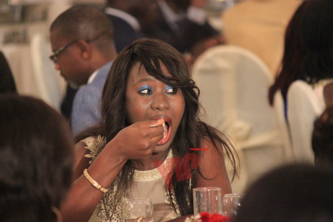 INSOLITES: Soirée de gala des jeunes reporters, quand les fourchettes remplace les plumes. No coment. INSOLITES: Soirée de gala des jeunes reporters, quand les fourchettes remplace les plumes. No coment.