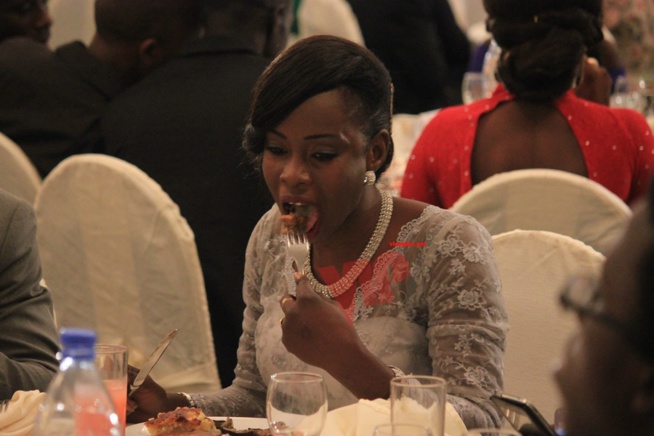 INSOLITES: Soirée de gala des jeunes reporters, quand les fourchettes remplace les plumes. No coment. INSOLITES: Soirée de gala des jeunes reporters, quand les fourchettes remplace les plumes. No coment.