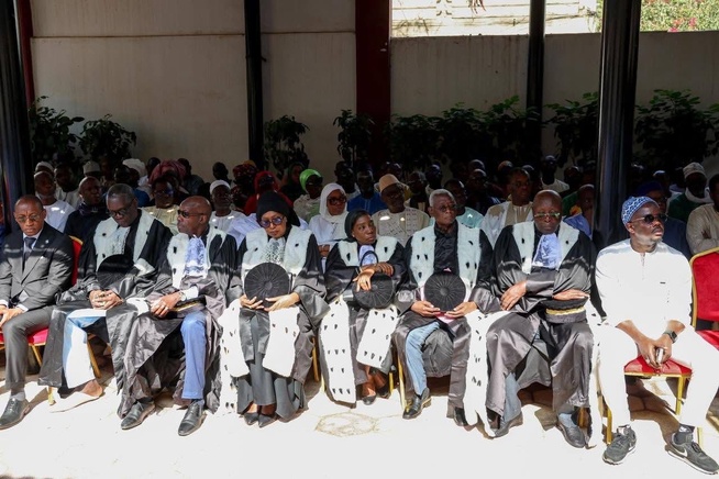 Le Président de la République a participé ce matin à la cérémonie de levée du corps de M. Mamadou Badio Camara, président du Conseil constitutionnel, Le Président de la République a participé ce matin à la cérémonie de levée du corps de M. Mamadou Badio Camara, président du Conseil constitutionnel,