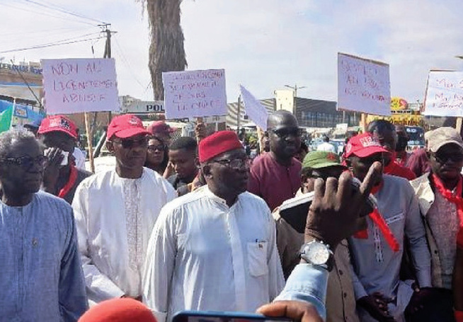 Licenciés, Révoltés, Mobilisés : La rue a résonné face à « l’injustice » Licenciés, Révoltés, Mobilisés : La rue a résonné face à « l’injustice »