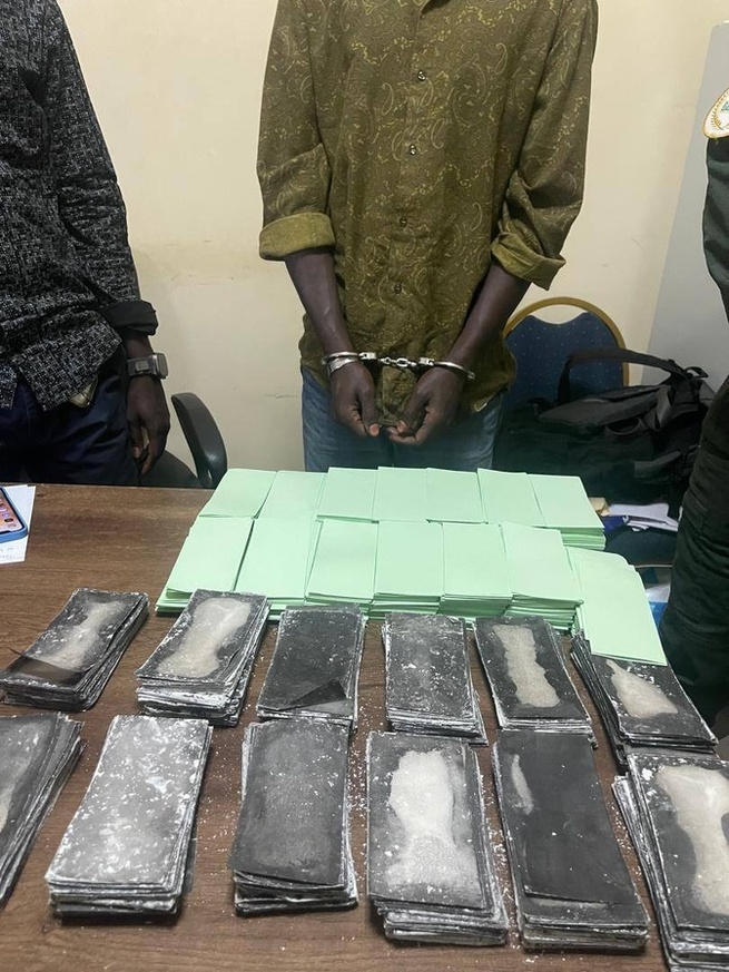 Plus de 6 milliards 744 millions de francs Cfa en billets noirs, saisis par la Douane Plus de 6 milliards 744 millions de francs Cfa en billets noirs, saisis par la Douane