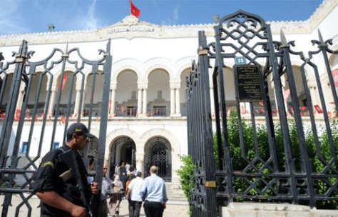 Soupçonné de terrorisme en Tunisie : l’étudiant Khadim Sow finalement relâché Soupçonné de terrorisme en Tunisie : l’étudiant Khadim Sow finalement relâché