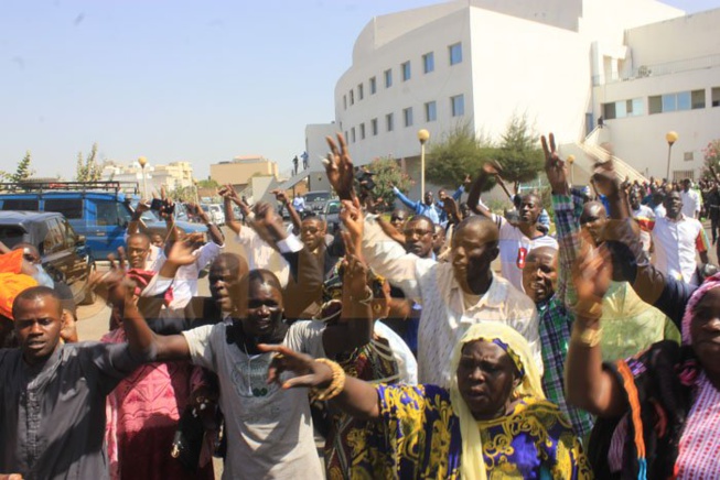 Audition du député Oumar Sarr, les libéraux venus nombreux au tribunal, Regardez Audition du député Oumar Sarr, les libéraux venus nombreux au tribunal, Regardez