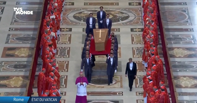 Cérémonie religieuse : Le pape François a été inhumé ce samedi dans la basilique Sainte Marie Majeure à Rome Cérémonie religieuse : Le pape François a été inhumé ce samedi dans la basilique Sainte Marie Majeure à Rome